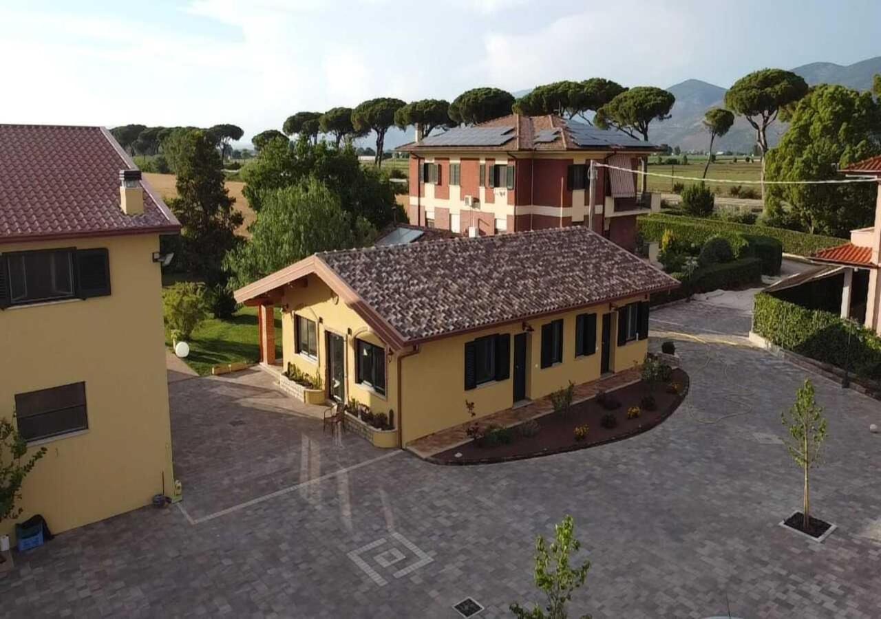 Agriturismo Casa Chiara Латина Экстерьер фото