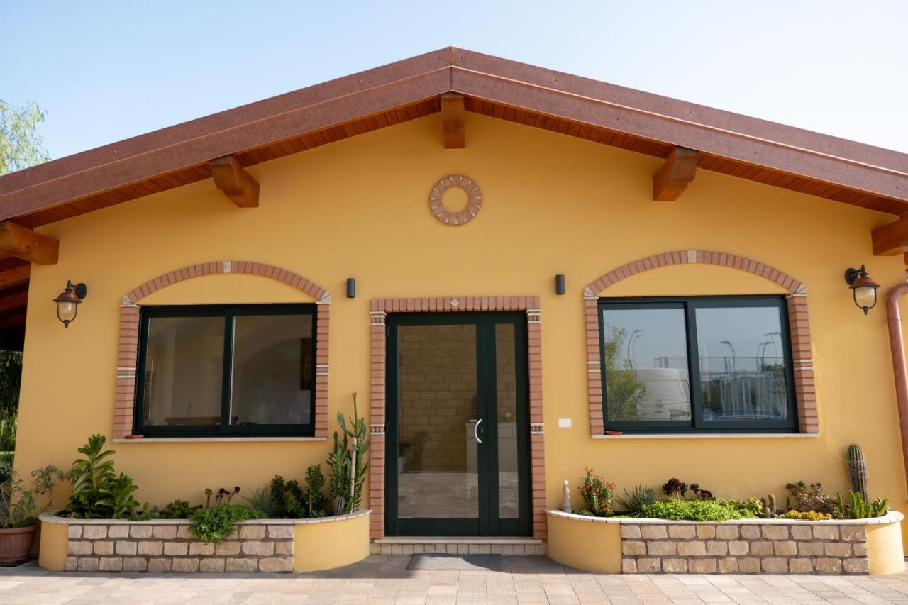 Agriturismo Casa Chiara Латина Экстерьер фото
