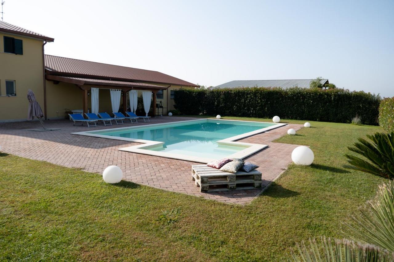 Agriturismo Casa Chiara Латина Экстерьер фото