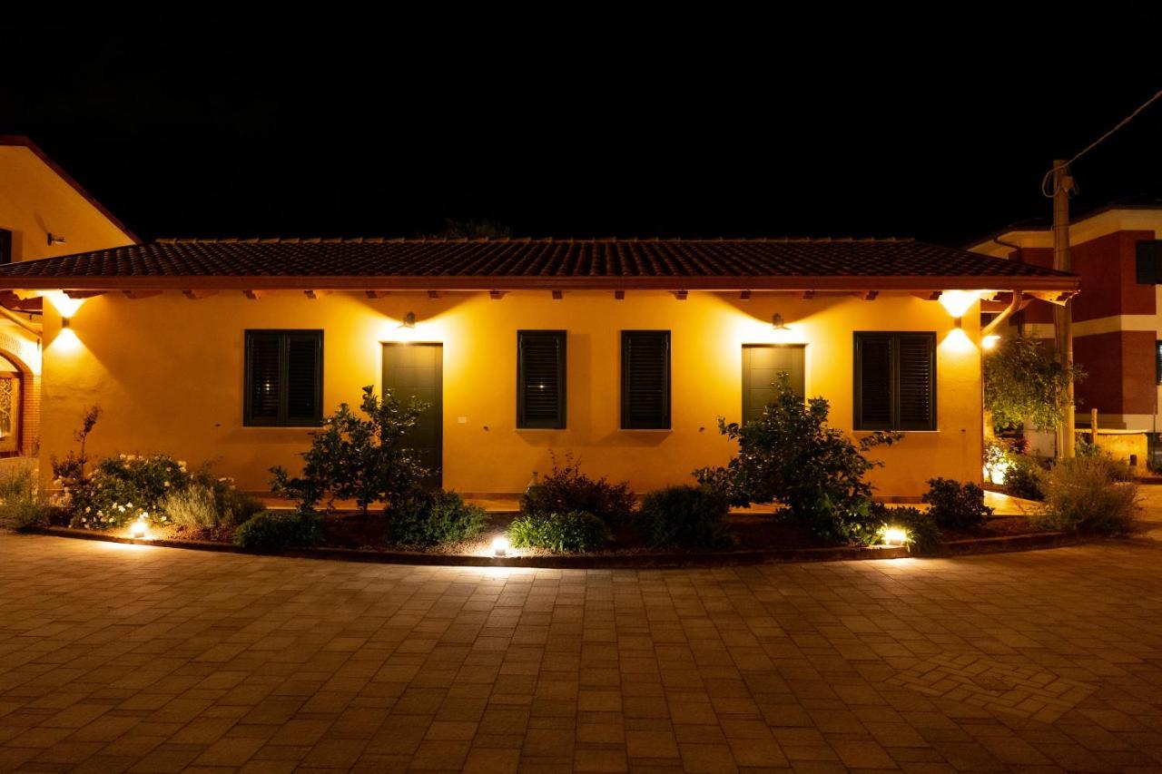 Agriturismo Casa Chiara Латина Экстерьер фото
