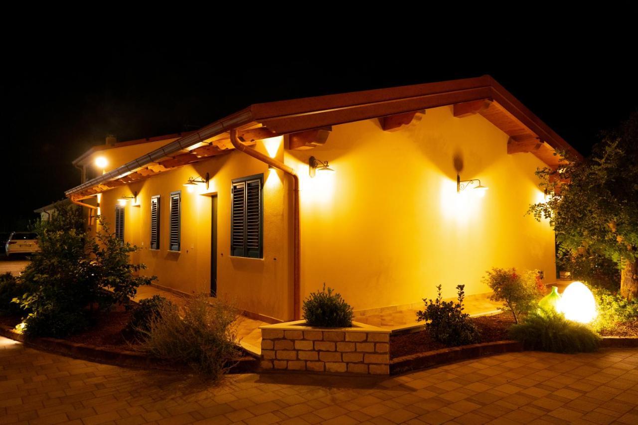 Agriturismo Casa Chiara Латина Экстерьер фото